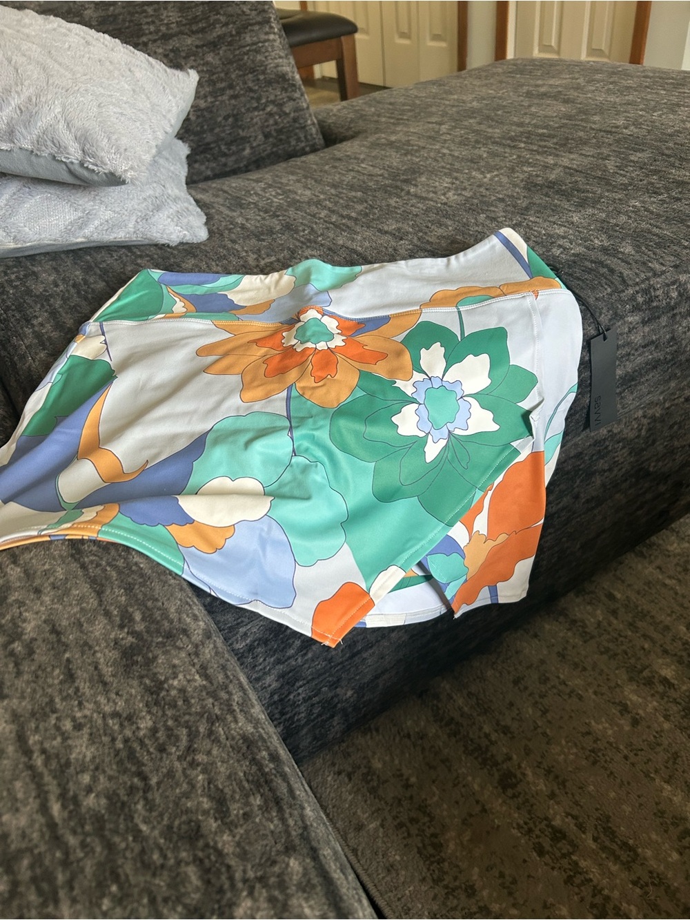 Savvi Brand.  Floral Skort Orange & Blue New. Skort